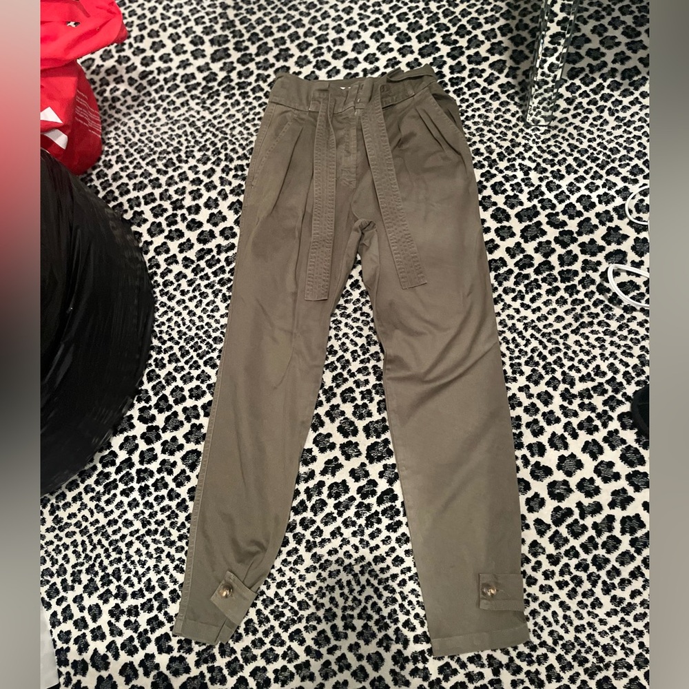 Green kacki pants with belt